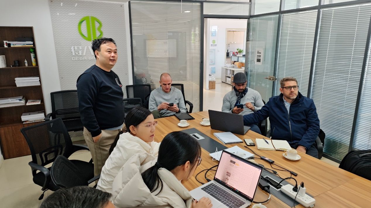 Tugann Cliaint Paraguayan cuairt ar Deba Brothers, Plean Feirme Muc 12,000-Sow agus Neart Táirge a Fhaomhadh go Fíor